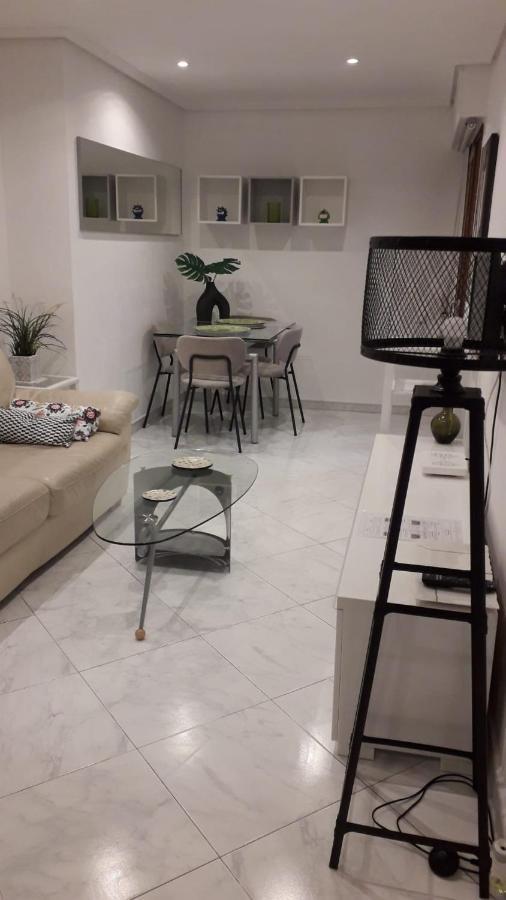 Appartamento Apartamento Junto Al Santiago Bernabeu Con Piscina Madrid Esterno foto