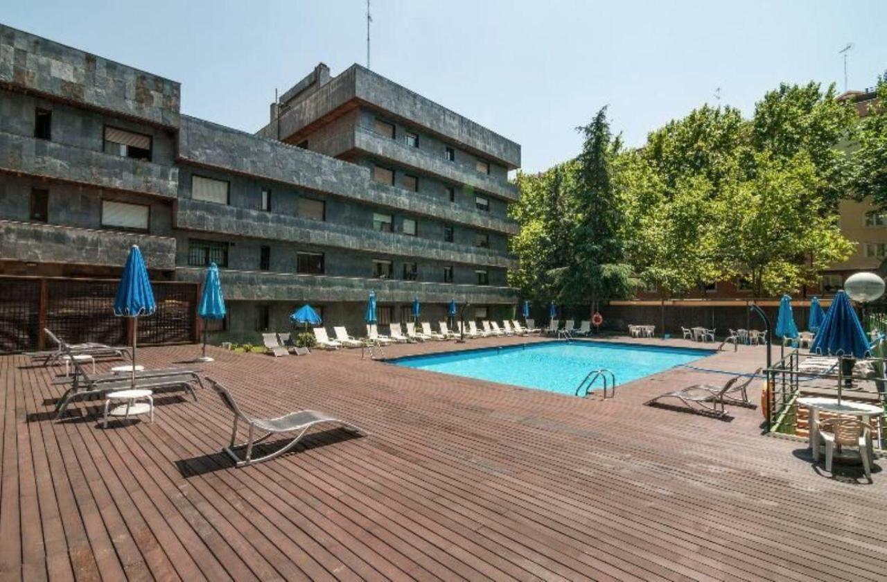 Appartamento Apartamento Junto Al Santiago Bernabeu Con Piscina Madrid Esterno foto